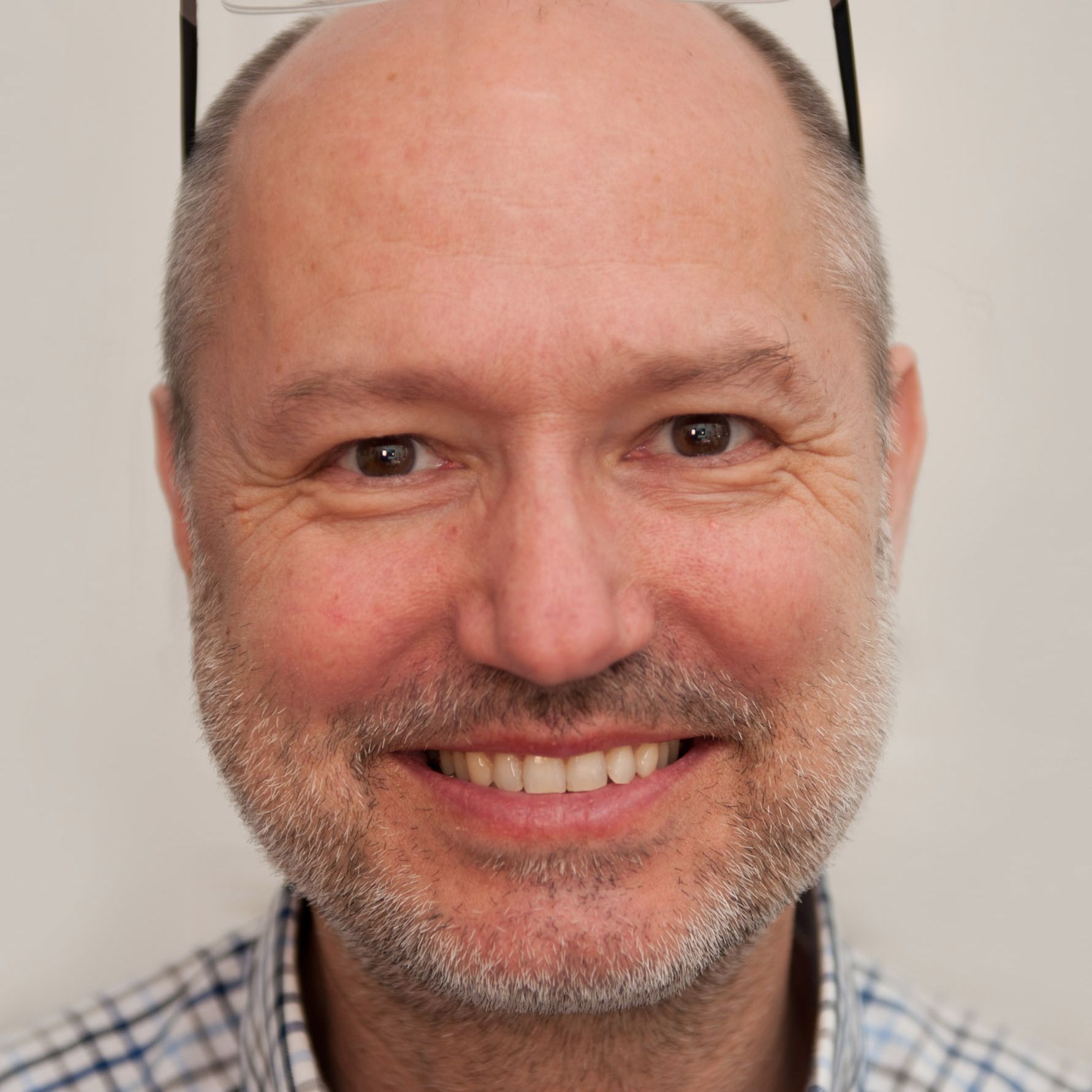 Dipl.-Psych. Frank Zechner, Diplom-Psychologe, Supervisor (ÖVS), Achtsamkeitslehrer (MBSR-MBCT Vereinigung Österreich). Dipl.-Psych. Frank Zechner, Diplom-Psychologe, Supervisor (ÖVS), Achtsamkeitslehrer (MBSR-MBCT Vereinigung Österreich).