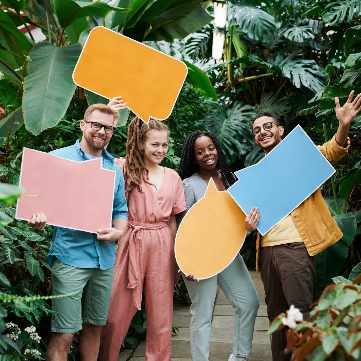 Foto von fauxels von Pexels »Sodelujemo se!«