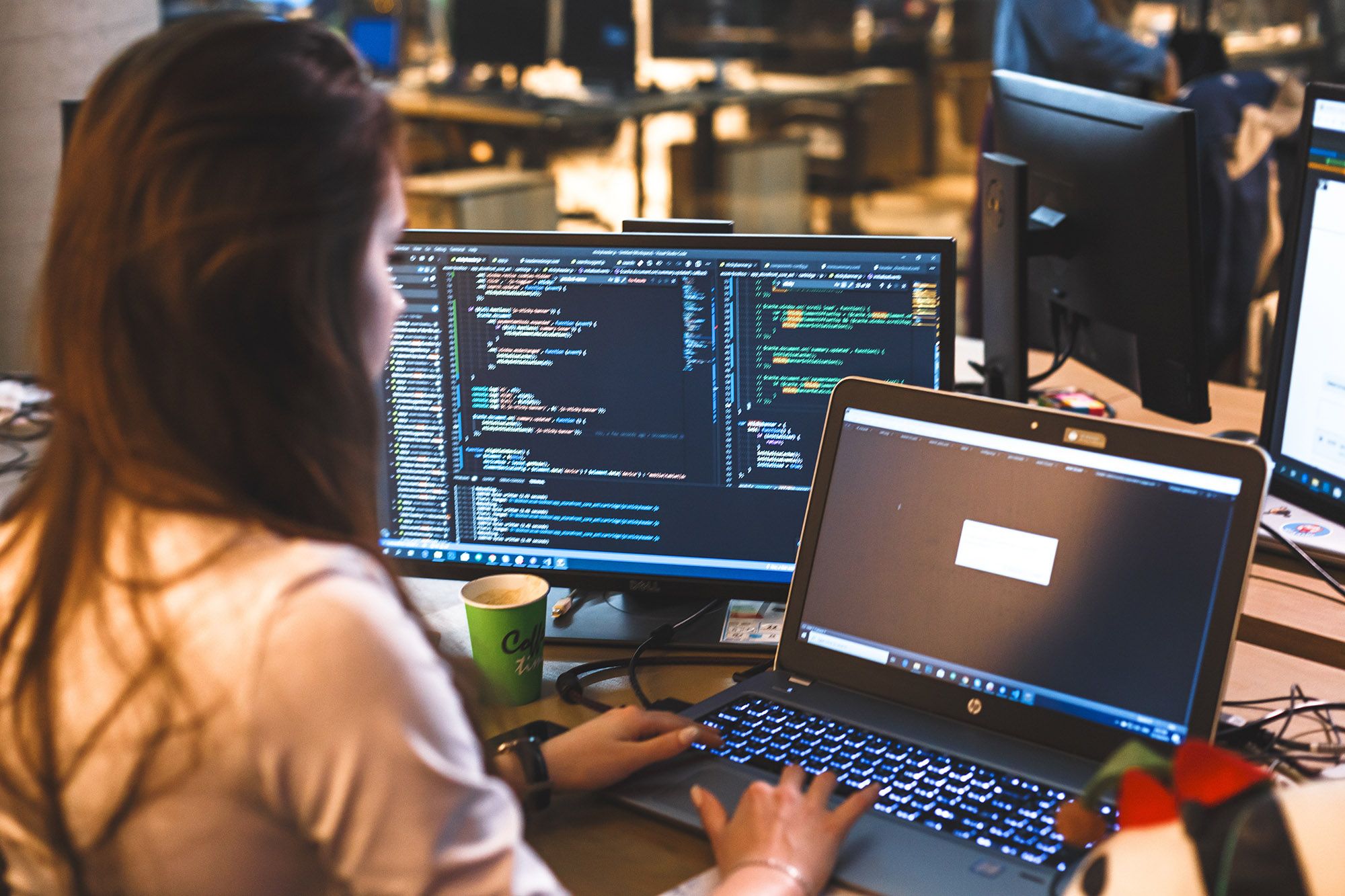 Digitalna samoobramba: razumevanje in uporaba varstva podatkov